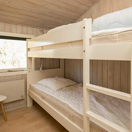 4 Star In Ferienhaus Blokhus